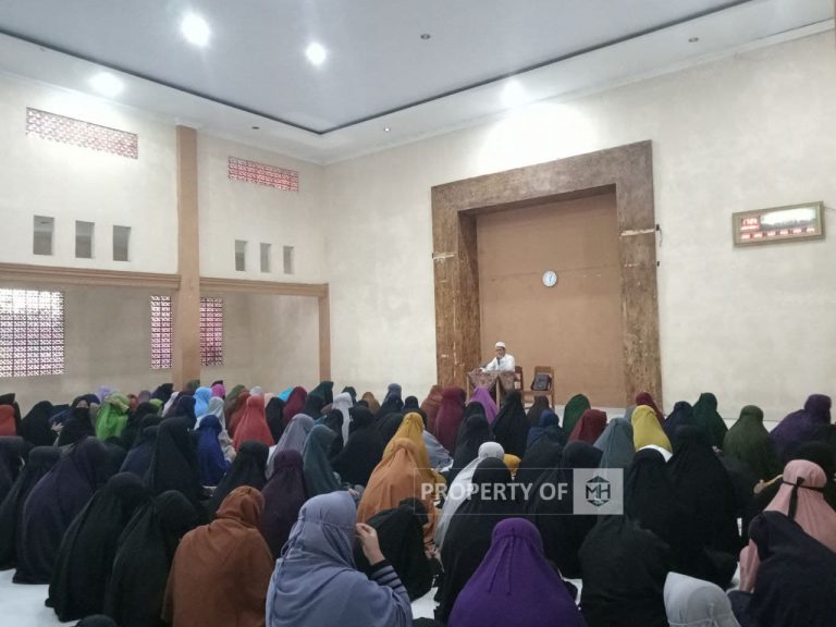 Menghadiri Kajian Di Masjid Saat Haid